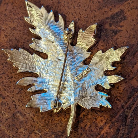 Emmons Retro Leaf Brooch & Earrings Set - Picture 7 of 8